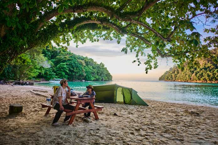 日中は観光客でいっぱいだが夕方以降はほぼ無人島になる