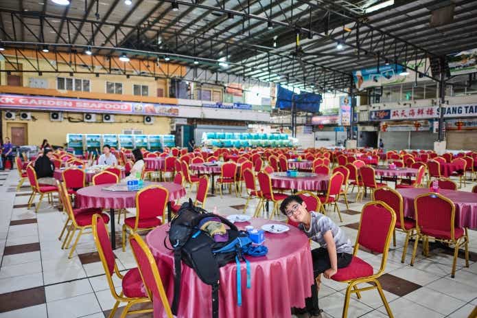 コタキナバルに戻って洗濯中に昼食をとる