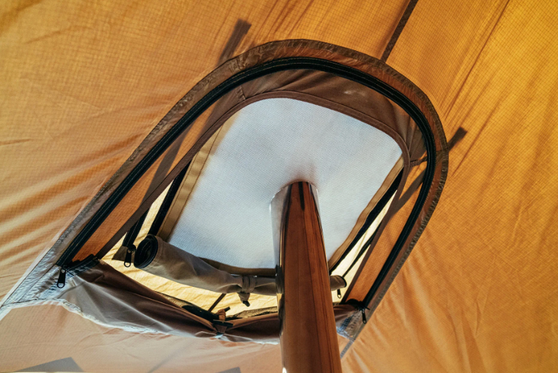 ゼインアーツ新作テント「GINGA（ギンガ）」　煙突　薪ストーブ