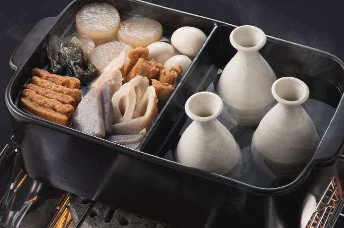 一つの鍋でおでんと熱燗