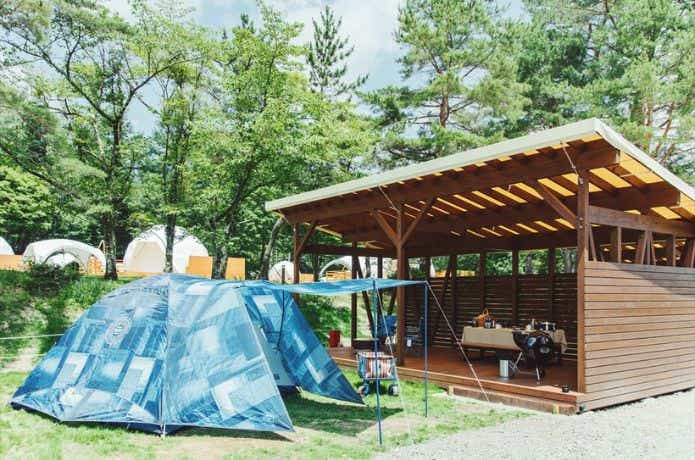 雨が降っても大丈夫！屋根つきサイトがあるキャンプ場特集【全国版】