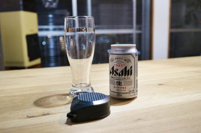 グリーンハウス「3WAYタンブラービールサーバー」とグラスとビール