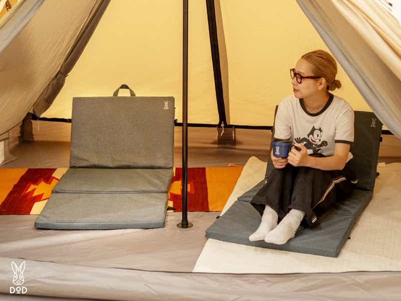 外でもゴロゴロしたい】DOD新作は、“キャンプを靴下”で過ごせる