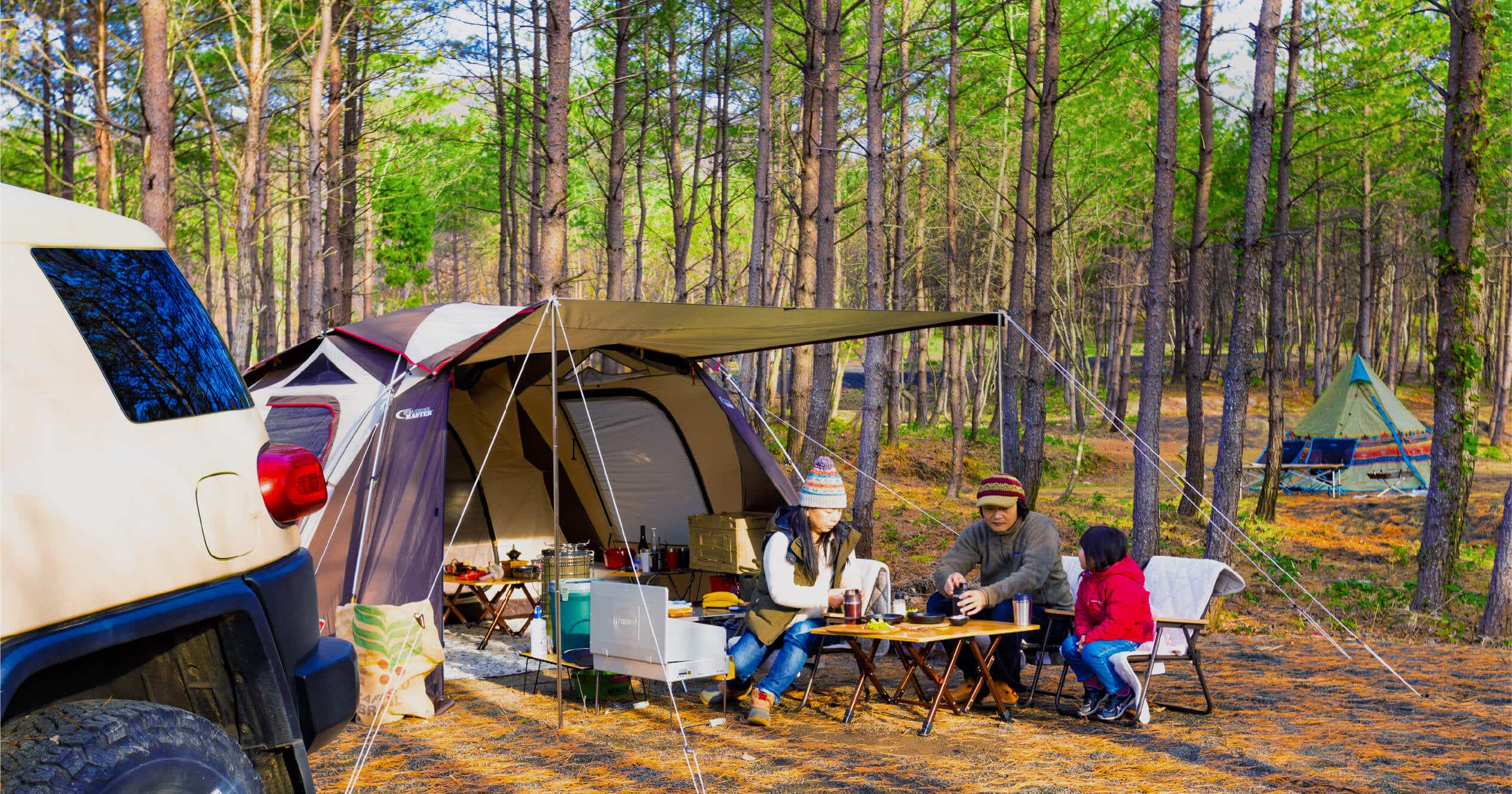 夜景を楽しめる露天風呂は必見。おしゃれなコテージも魅力的