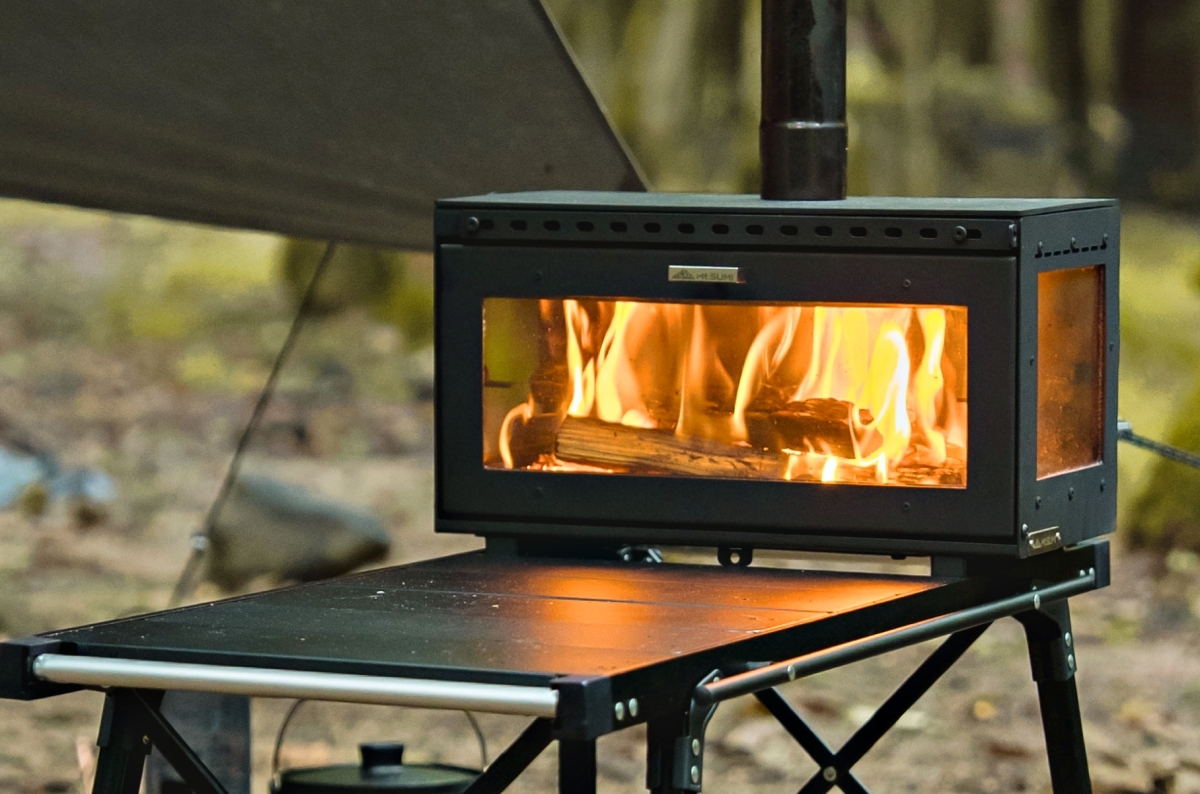 ‼️倉庫整理中のため格安‼️ 薪ストーブ キャンプ 40cm薪も入る」のに「卓上サイズ」。Mt.SUMI新作は“薪ストーブ目