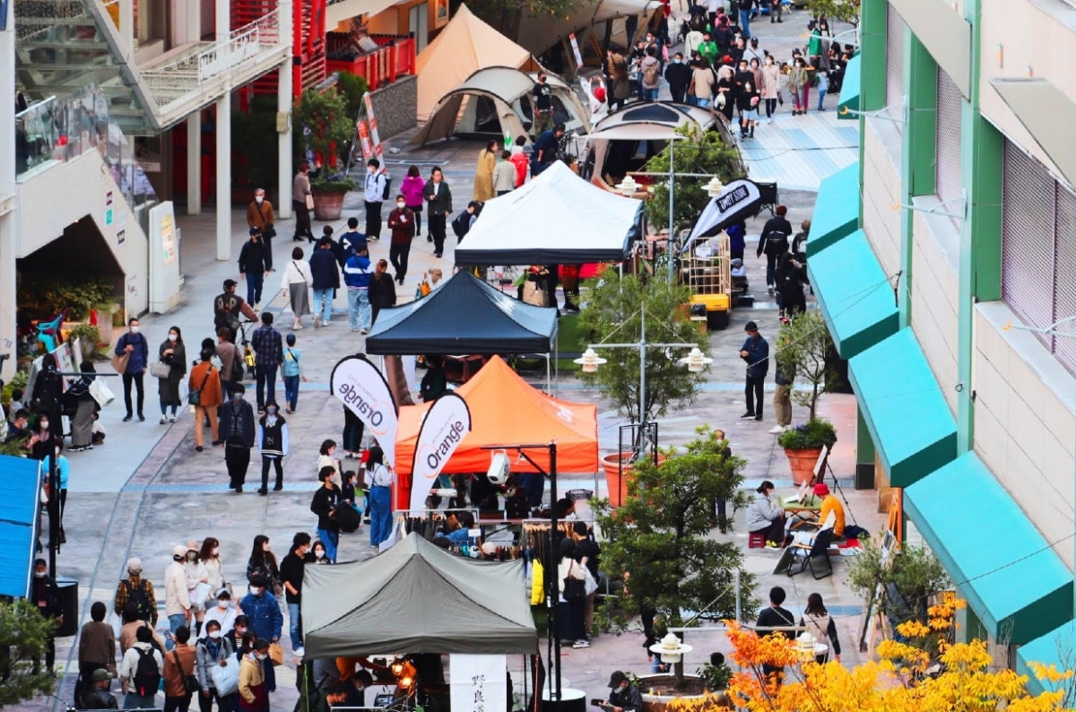 ゼインアーツやA&Fが集結！“街中でキャンプ気分”が味わえる、「なんばソトフェス」が入場無料で開催！