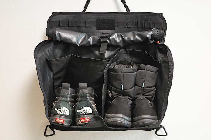 ブーツ・スニーカーを入れたマルチシューズラック