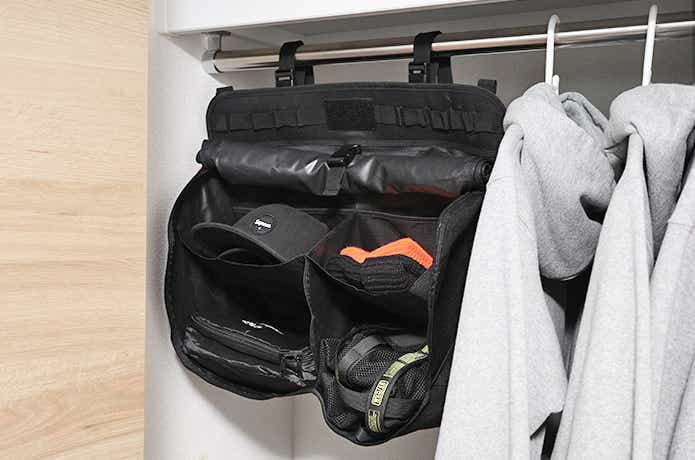 押し入れに取り付けたマルチシューズラック