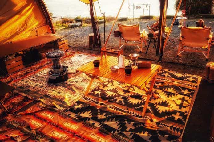 ホットカーペットを敷いた幕内