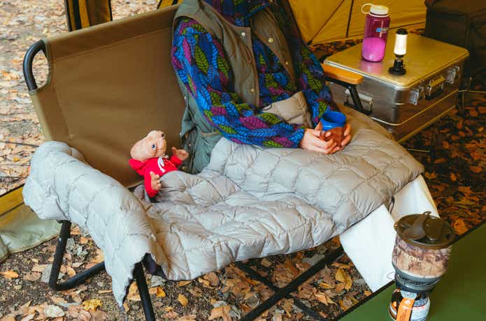 TAION×CAMP HACKのダウンブランケット