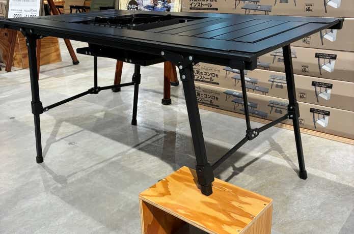 アルミユニットテーブル110の脚部