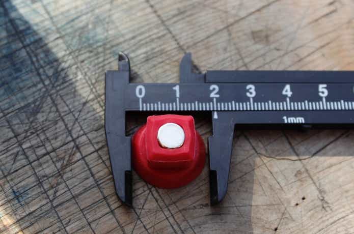 直径2cmのマグネット入り吸盤