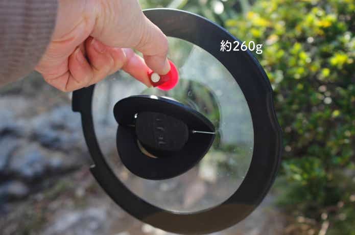 ガラスのフタ小に吸着