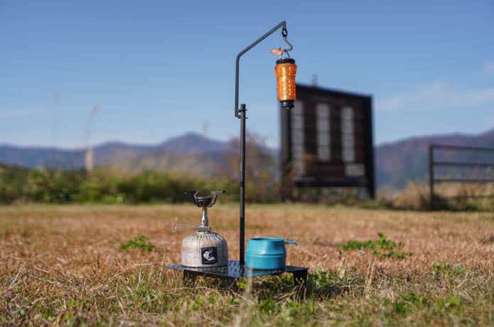 noicoyamaicoのmini carbo3とLEISMORのバックパッカーズランタンスタンド