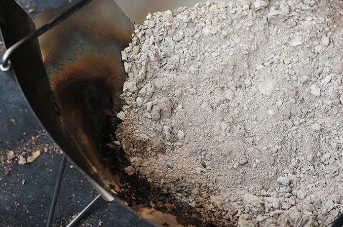 灰になったオガライト