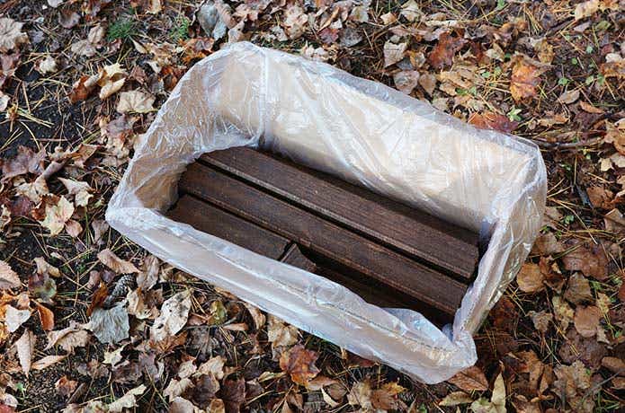 段ボールに入ったオガライト