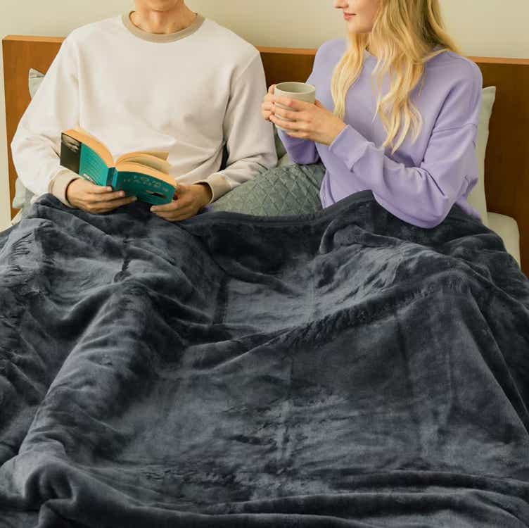 ユニクロ UNIQLO 「ヒートテックシキパッドシングル」「ヒートテックシキパッドダブル」「ヒートテックモウフシングル」「ヒートテックモウフダブル」