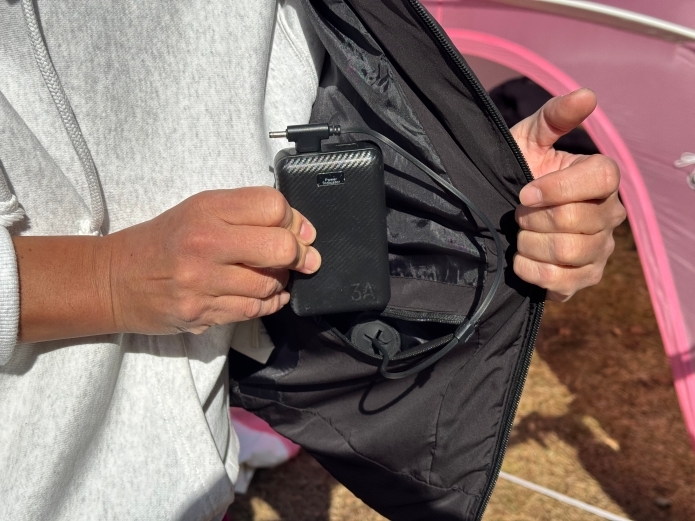 モバイルバッテリーと電熱ベスト