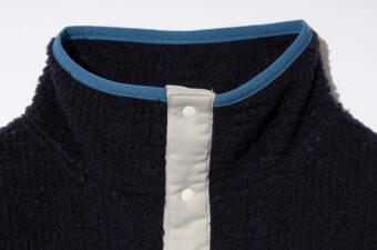 これはキャンパー好きかも。コブマスター新作フリースなら、“テントも家”も暖かい。ネイビーは残りわずか
