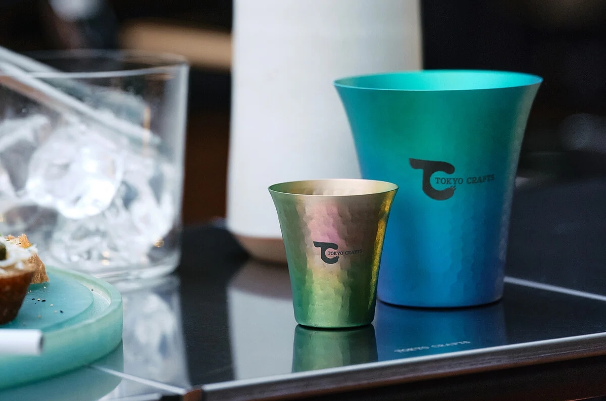 【わずか47g】大容量300mlの「チタンぐび呑み」が美しすぎる。“日本酒をたっぷり飲める”新作は11月28日発売!