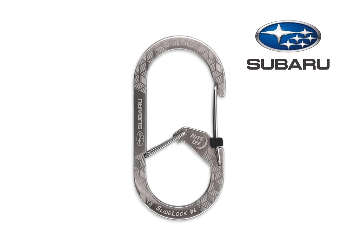 「持ってるとドヤれる」自動車のスバルが、キャンプとコラボ！“地味に便利なギア”が勢揃いしてる！