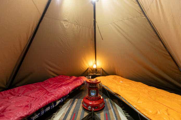 冬キャンプの幕内