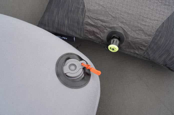 Rab.ストラスフィアピローとニーモフィッロエリート