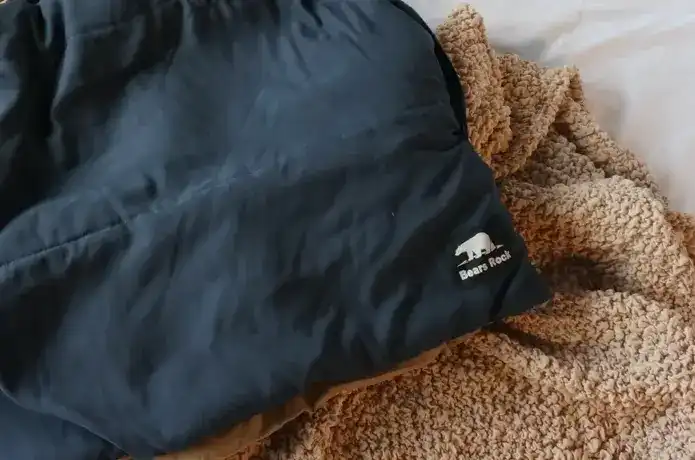 ベアーズロックのかぶれる寝袋「でっかぶるん」
