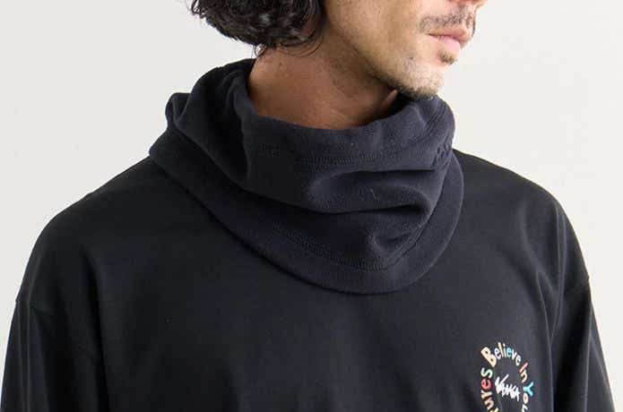 ナンガ ポーラテック ネックウォーマーをつけた人