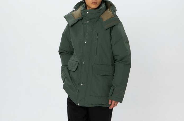 ザ・ノース・フェイス GTX セロージャケットを着る人