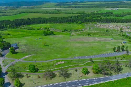 くじゅう連山からのぼる初日の出。設備充実の高規格キャンプ場