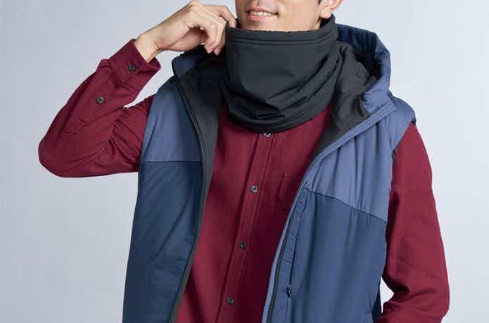 ワークマン エックスシェルター(R)断熱βネックウォーマーをつけた人