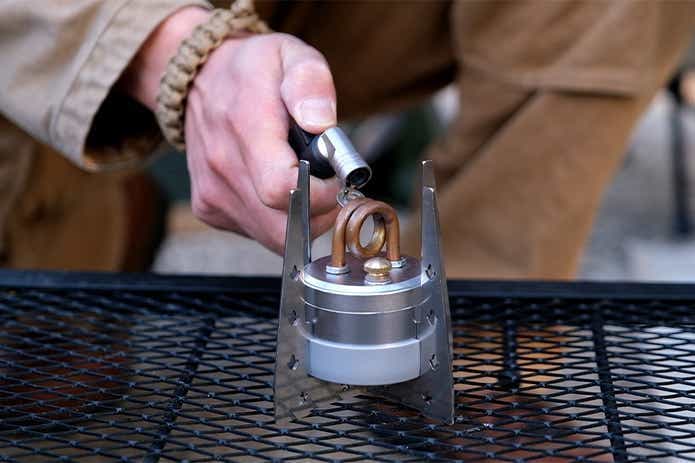 Genericのアルコールストーブバーナー（パッド付き銀色）