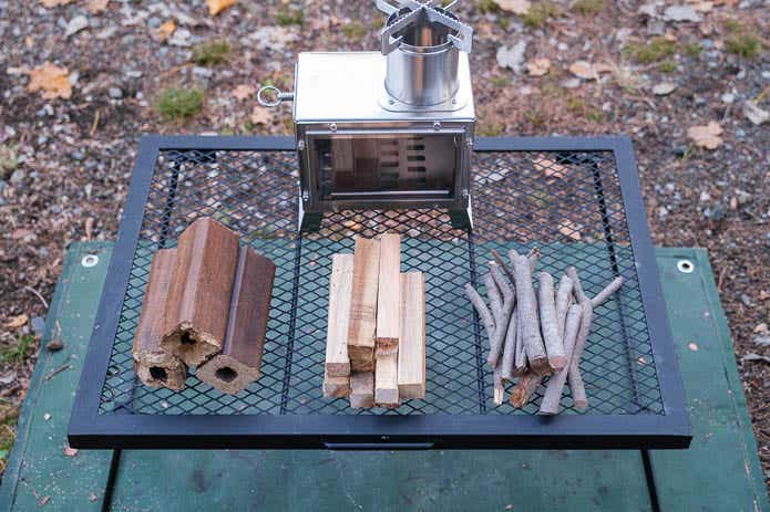 ミニ薪ストーブと薪