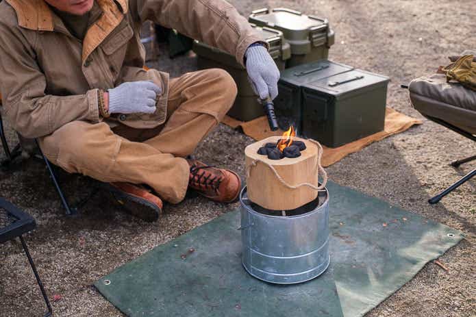 ウッドグリルに着火