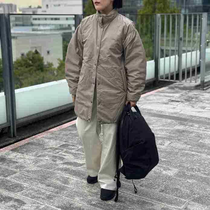 オルタレーションゼファーシェルハーフコートの上品ミックスコーデ