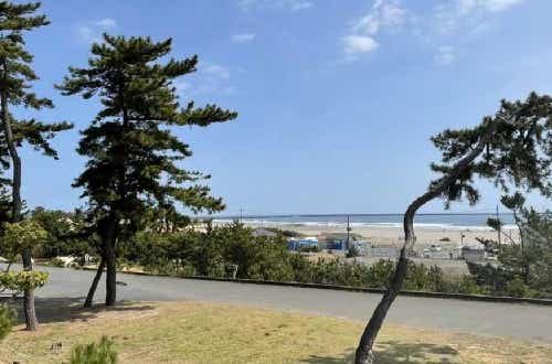 有名な初日の出スポット「神磯の鳥居」まで徒歩で行ける