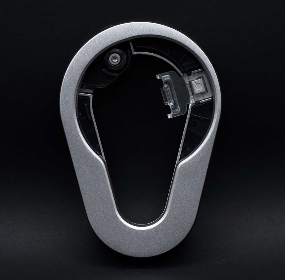 缶をジョッキ化できる画期的アイテム。ガジェット感溢れる見た目もおしゃれ