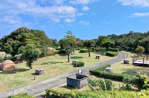 キャンプ場内に展望台あり。水平線からのぼる初日の出が見れる