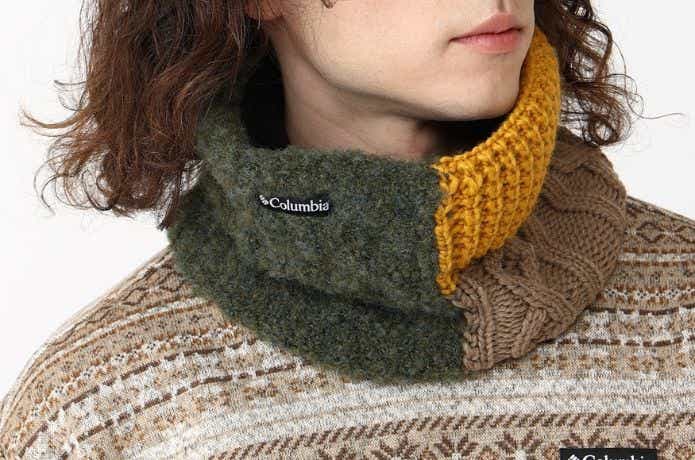 コロンビア ダイアモンドダストネックゲイターをつけた人