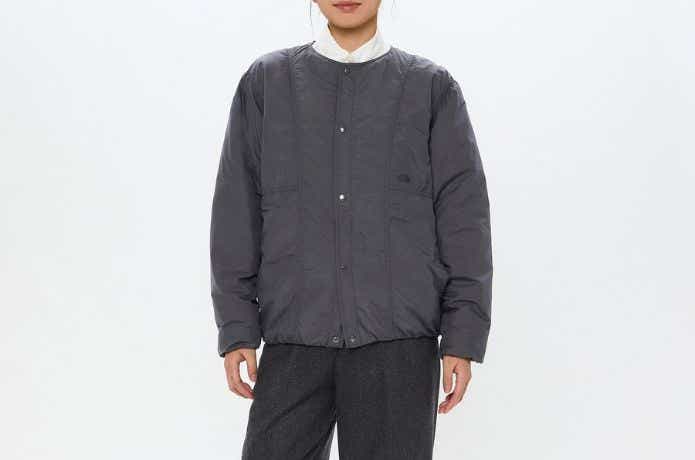 ザ・ノース・フェイス オルタレーションゼファーシェルカーディガンを着た人