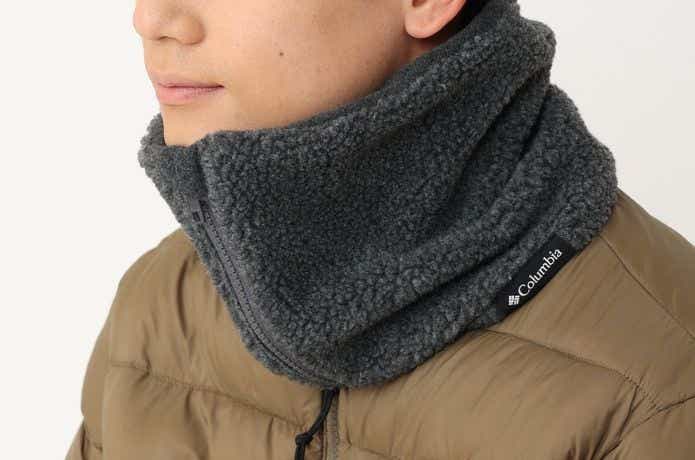 コロンビア オウルピークネックゲイターをつけた人