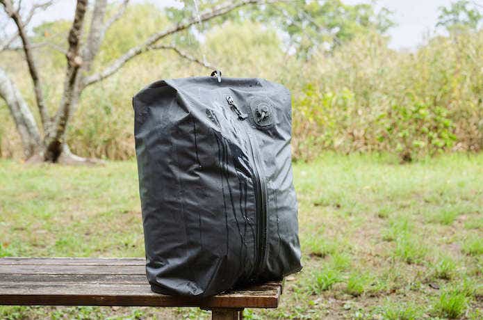 圧縮袋　電動圧縮バッグ「Qubo」