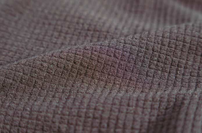 B.V.Dの「瞬暖 GRID-TEC サムホールクルーネック」