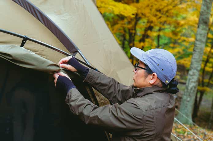 B.V.Dの「瞬暖 GRID-TEC サムホールクルーネック」