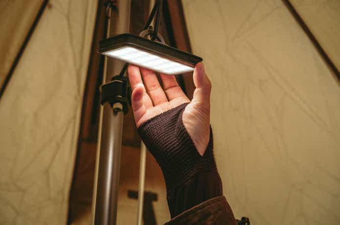 B.V.Dの「瞬暖 GRID-TEC サムホールクルーネック」