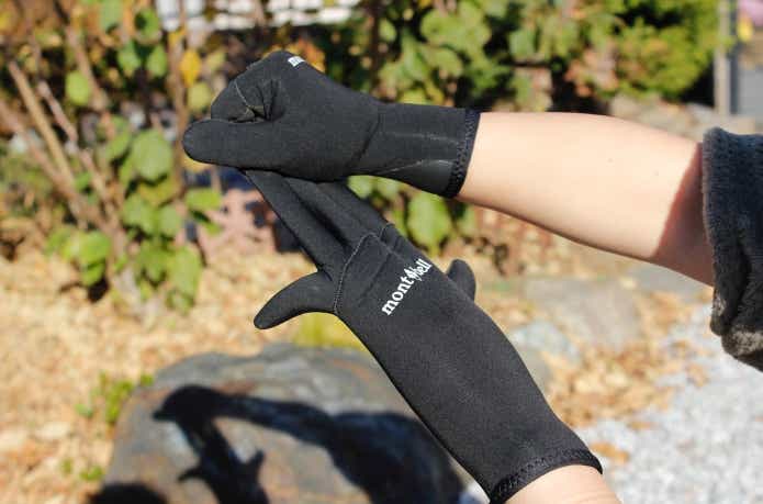 クリマプレンフィッシンググローブのフィット感が高い様子