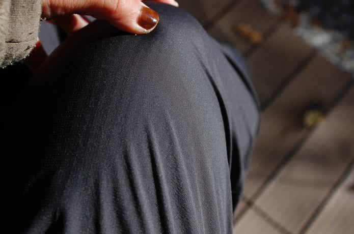 U.L.ストレッチ ウインドパンツの素材感