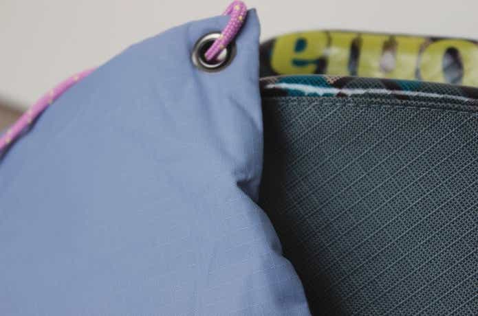 「ブラックホール」と「テラヴィア」シリーズ素材を並べる