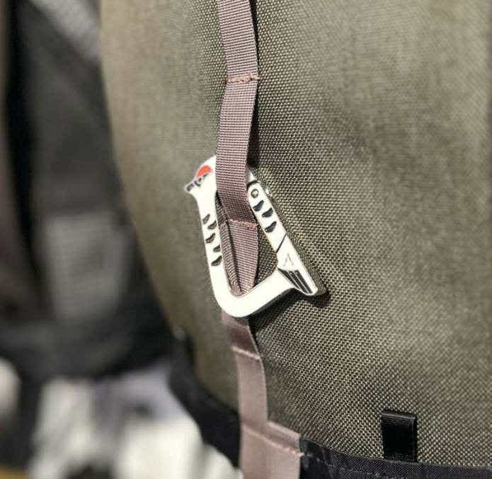 山鳥のカラビナ